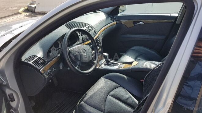 Mercedes E 240 2003, 239,000 km - 2.4 l - Qəbələ