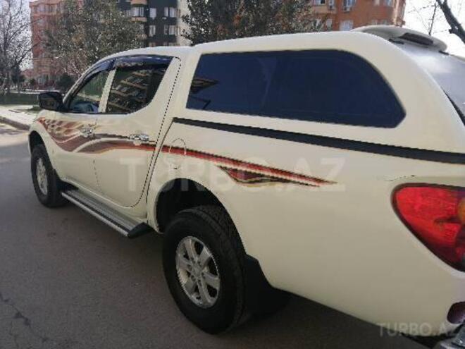 Mitsubishi L200 2014, 172,000 km - 2.5 л - Bakı