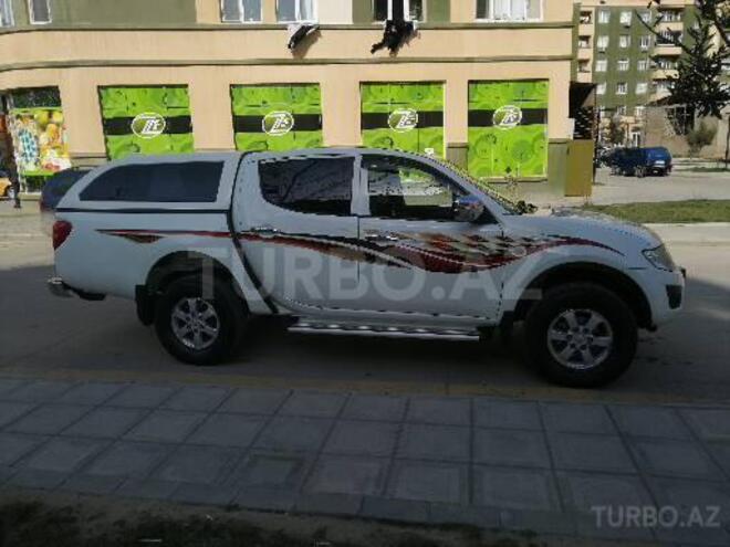 Mitsubishi L200 2014, 172,000 km - 2.5 л - Bakı