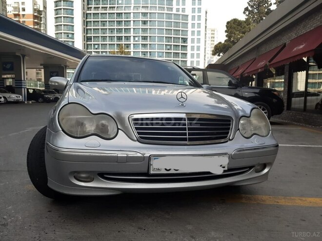 Mercedes C 220 2001, 258,000 km - 2.2 l - Bakı