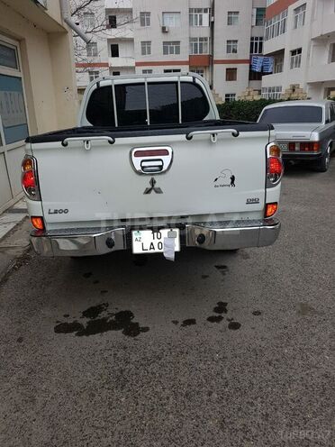 Mitsubishi L200 2013, 200,000 km - 2.5 l - Bakı