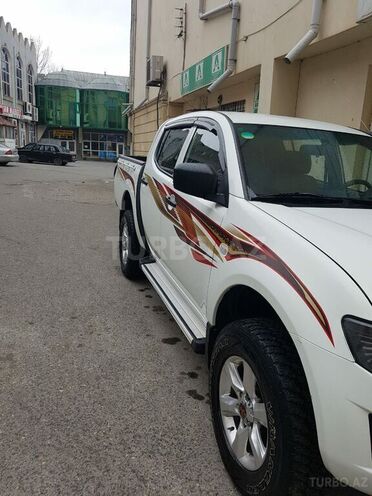 Mitsubishi L200 2013, 200,000 km - 2.5 l - Bakı