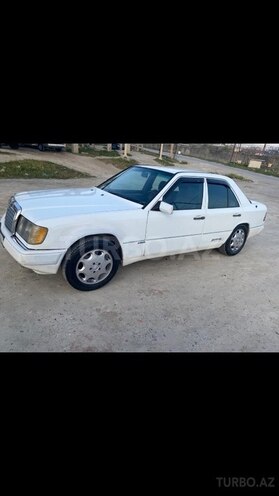 Mercedes E 200 1986, 586,000 km - 2.0 l - Bakı