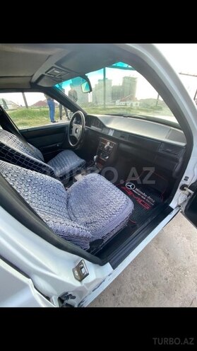 Mercedes E 200 1986, 586,000 km - 2.0 l - Bakı