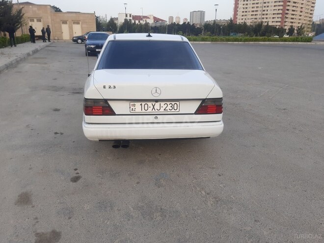 Mercedes E 230 1991, 369,000 km - 2.3 l - Bakı