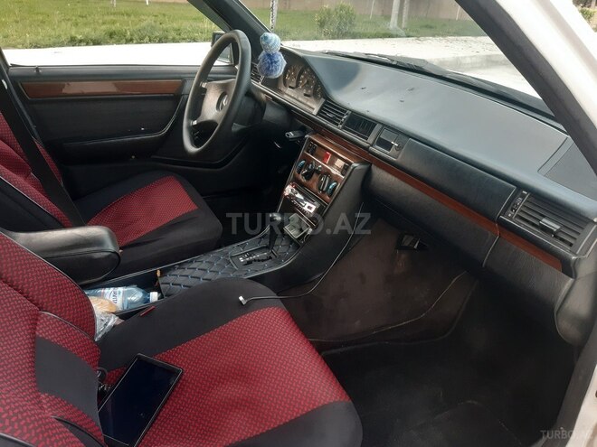 Mercedes E 230 1991, 369,000 km - 2.3 l - Bakı