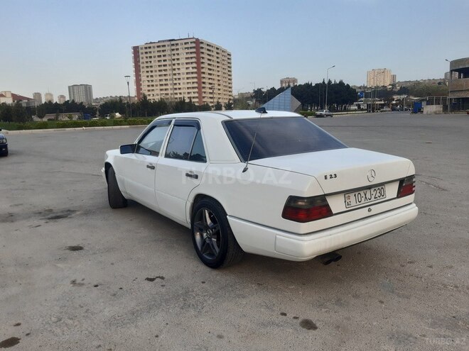 Mercedes E 230 1991, 369,000 km - 2.3 l - Bakı