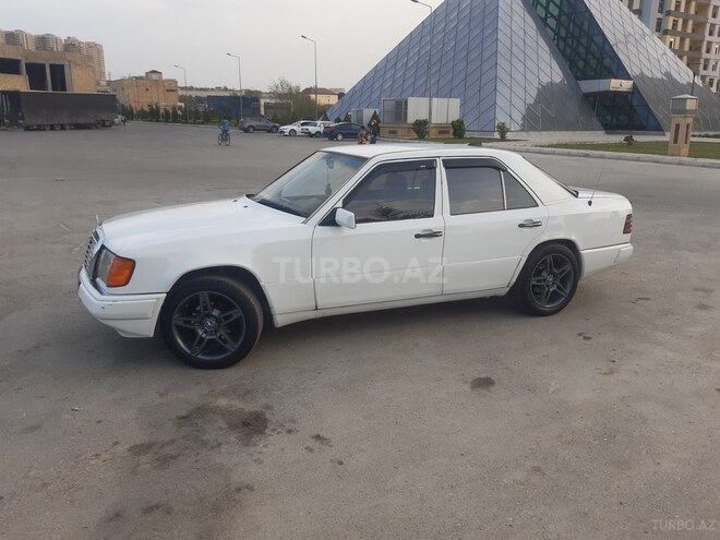 Mercedes E 230 1991, 369,000 km - 2.3 l - Bakı