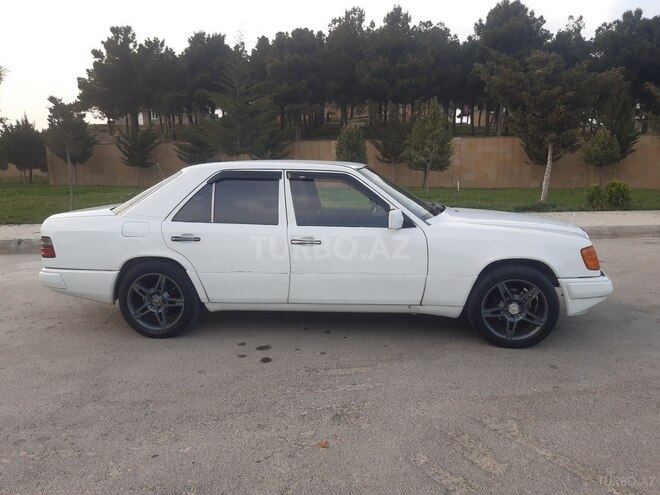 Mercedes E 230 1991, 369,000 km - 2.3 l - Bakı