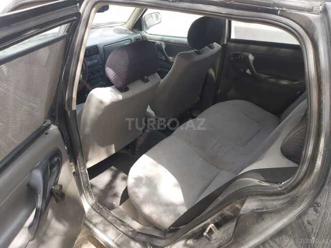 Volkswagen Polo 1996, 256,588 km - 1.6 l - Bakı