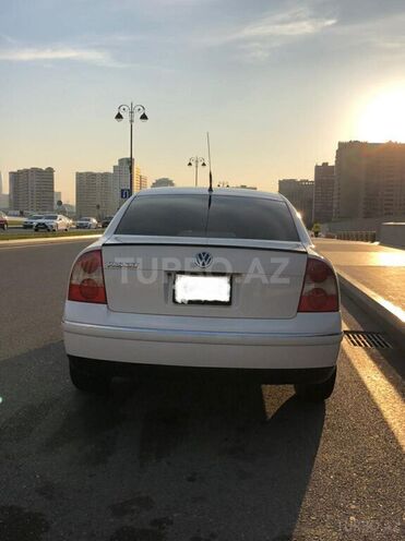 Volkswagen Passat 2003, 331,000 km - 1.8 l - Bakı