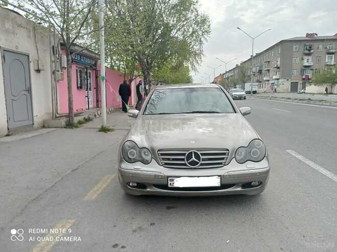 Mercedes C 180 2003, 228,000 km - 1.8 l - Sumqayıt