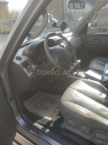 Hyundai Terracan 2004, 307,000 km - 2.9 л - Quba