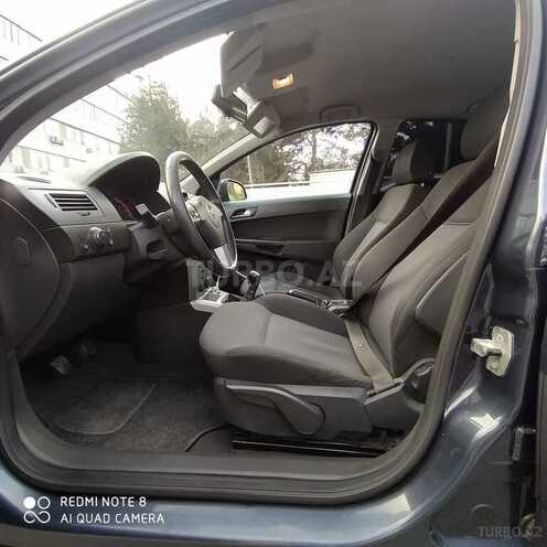 Opel Astra 2010, 186,000 km - 1.4 l - Bakı