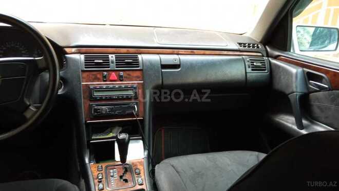 Mercedes E 200 1998, 400,000 km - 2.0 l - Bakı