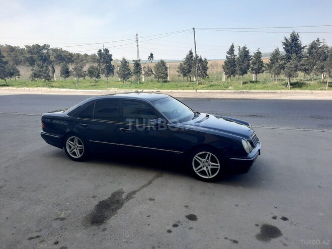 Mercedes E 240 2001, 310,000 km - 2.4 л - Bakı