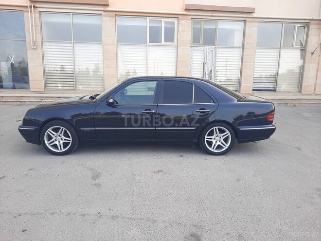 Mercedes E 240 2001, 310,000 km - 2.4 л - Bakı