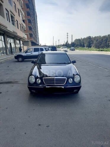 Mercedes E 240 2001, 310,000 km - 2.4 л - Bakı