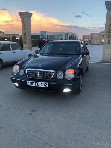 Mercedes E 280 2001, 403,000 km - 2.8 л - Saatlı