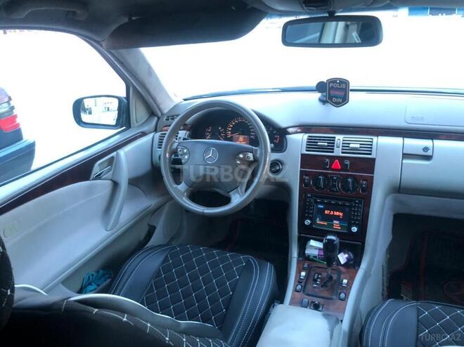 Mercedes E 280 2001, 403,000 km - 2.8 л - Saatlı