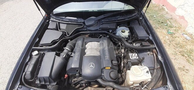 Mercedes E 280 2001, 403,000 km - 2.8 л - Saatlı