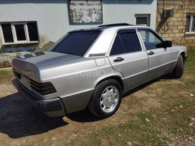 Mercedes 190 1991, 280,000 km - 1.8 l - Ucar
