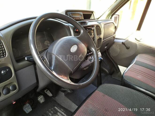Ford Transit 2003, 388,000 km - 2.4 l - Quba