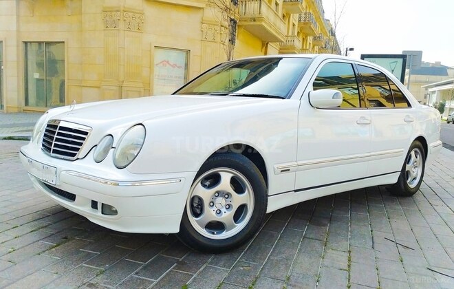 Mercedes E 220 2001, 289,000 km - 2.2 l - Bakı