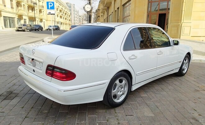 Mercedes E 220 2001, 289,000 km - 2.2 l - Bakı