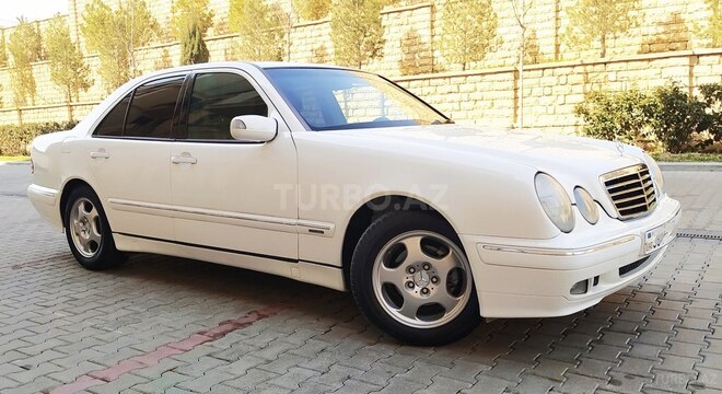 Mercedes E 220 2001, 289,000 km - 2.2 l - Bakı