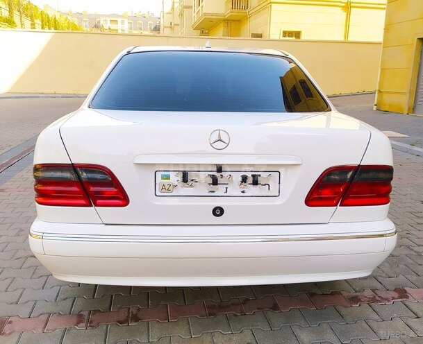 Mercedes E 220 2001, 289,000 km - 2.2 l - Bakı