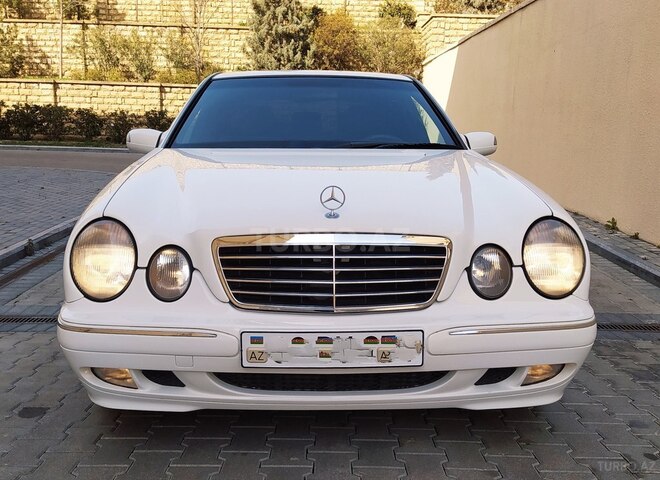 Mercedes E 220 2001, 289,000 km - 2.2 l - Bakı