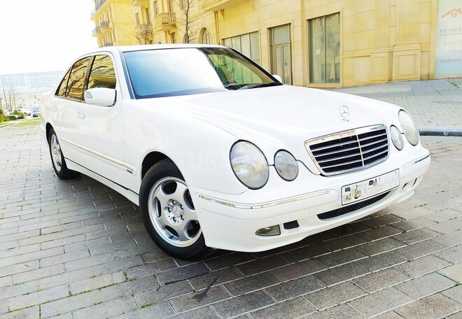 Mercedes E 220 2001, 289,000 km - 2.2 l - Bakı