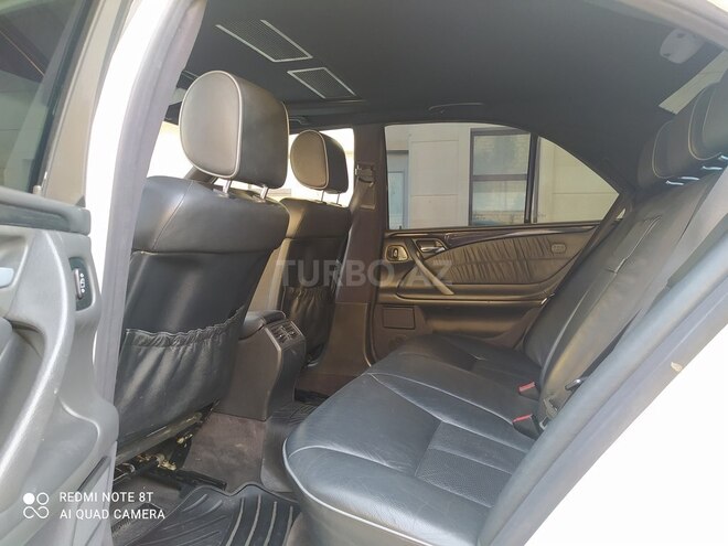 Mercedes E 220 2001, 289,000 km - 2.2 l - Bakı