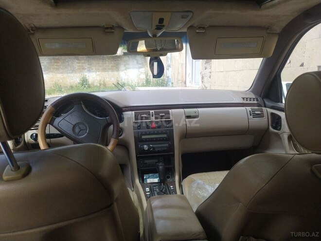 Mercedes E 300 1998, 233,000 km - 3.0 l - Neftçala