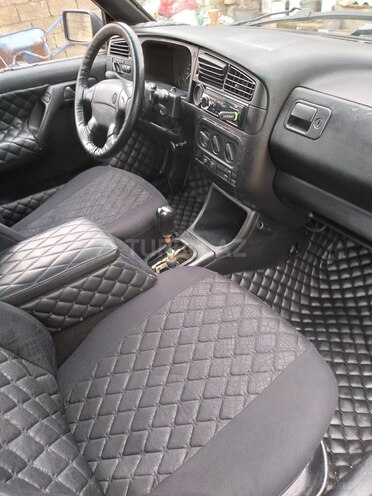 Volkswagen Golf 1995, 288,888 km - 1.6 л - Bakı