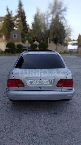 Mercedes E 240 1998, 320,000 km - 2.4 l - Bakı