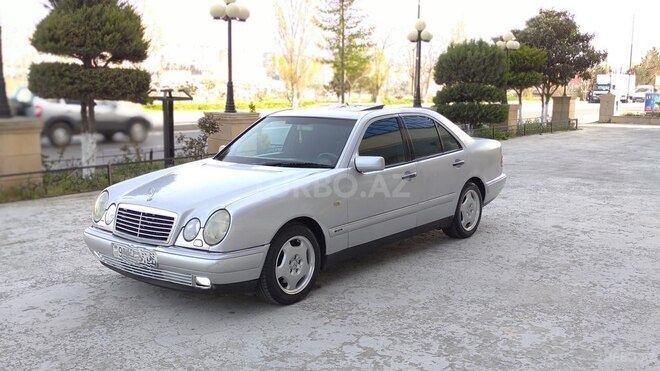 Mercedes E 240 1998, 320,000 km - 2.4 l - Bakı