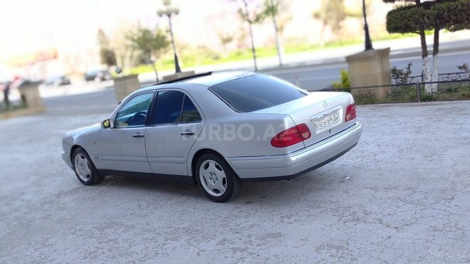Mercedes E 240 1998, 320,000 km - 2.4 l - Bakı