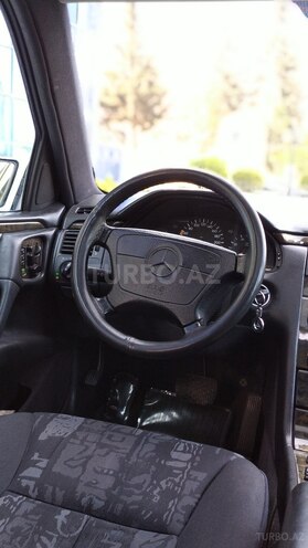 Mercedes E 240 1998, 320,000 km - 2.4 l - Bakı