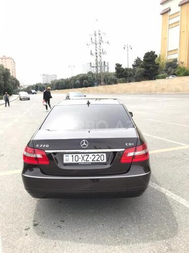 Mercedes E 220 2010, 261,000 km - 2.2 l - Bakı