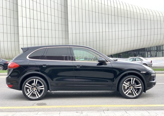 Porsche Cayenne 2014, 222,222 km - 3.0 л - Bakı