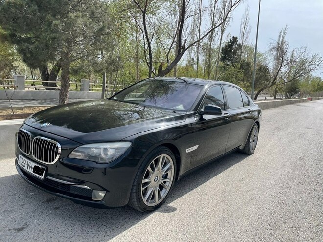 BMW 750 2010, 135,000 km - 4.4 л - Bakı