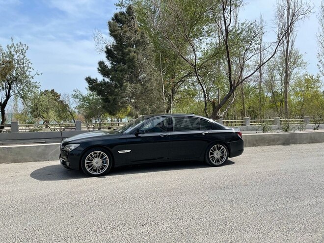 BMW 750 2010, 135,000 km - 4.4 л - Bakı