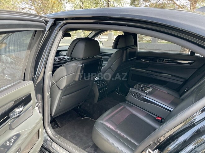 BMW 750 2010, 135,000 km - 4.4 л - Bakı