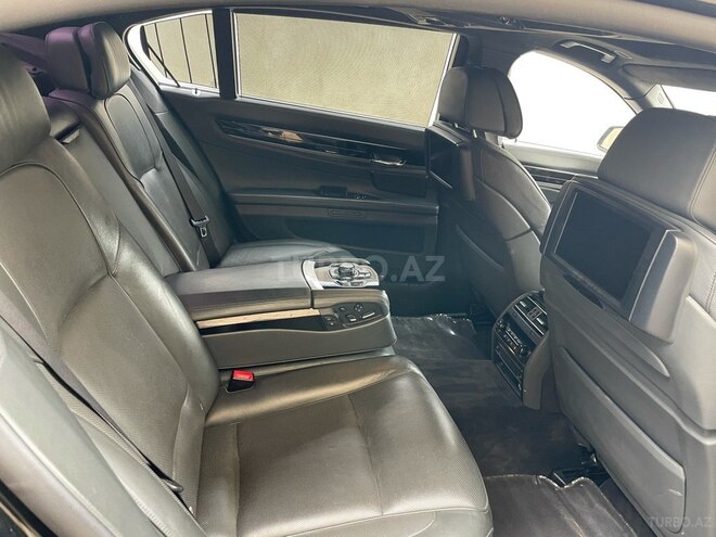 BMW 750 2010, 135,000 km - 4.4 л - Bakı