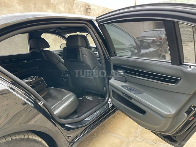 BMW 750 2010, 135,000 km - 4.4 л - Bakı