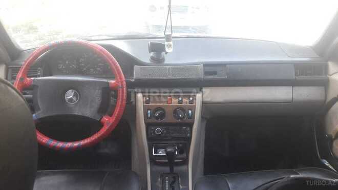 Mercedes E 200 1988, 344,322 km - 2.0 l - Bakı