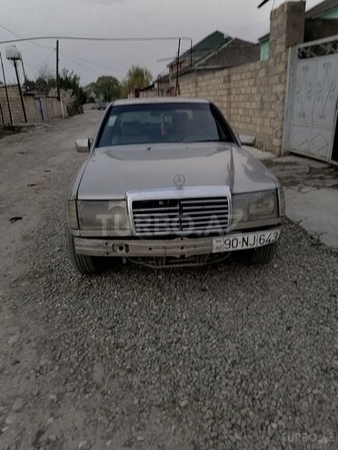 Mercedes E 250 1990, 225,000 km - 2.5 л - Xaçmaz