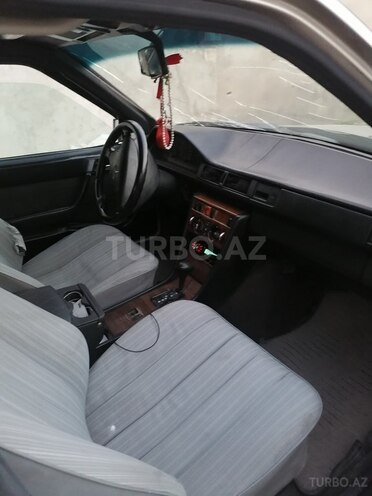 Mercedes E 250 1990, 225,000 km - 2.5 л - Xaçmaz
